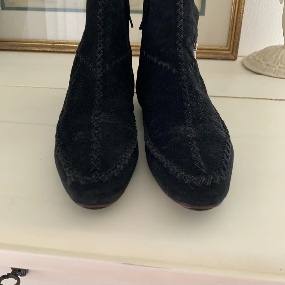 Susan Bennis Warren Edwards Black Suede Beaded Native American Tribal Boots